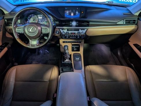 Used 2016 Lexus ES 350 w/ Premium Package w/Wood Trim FWD image 14