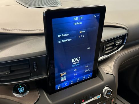 Used 2020 Ford Explorer Platinum w/ Premium Technology Package image 12