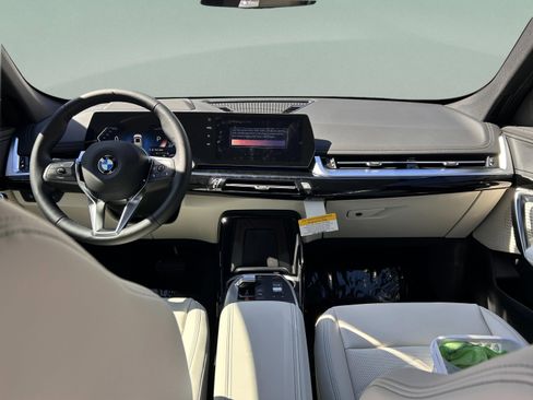 Used 2026 BMW X1 xDrive28i w/ Technology Package image 32