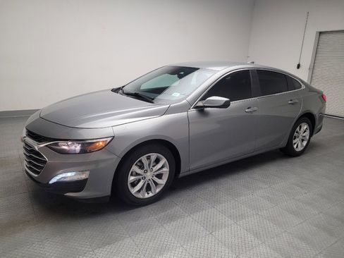 Used 2025 Chevrolet Malibu LT FWD image 2