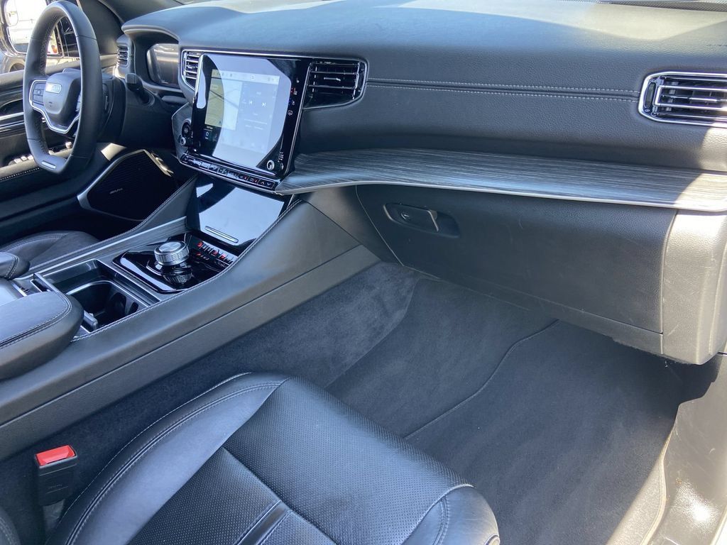 Used 2024 Jeep Wagoneer Series II w/ Flexible Seating Group RWD image 25