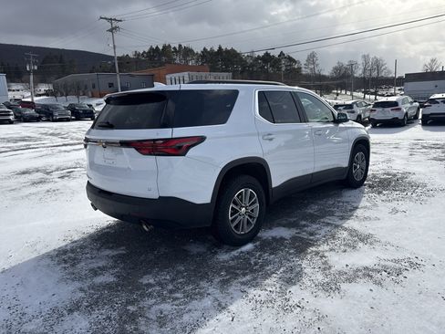 Used 2023 Chevrolet Traverse LT image 6