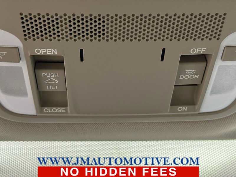 Used 2017 Acura ILX FWD image 31