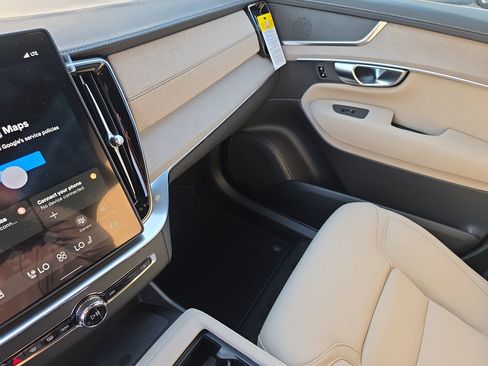 New 2026 Volvo XC90 B5 Plus w/ Protection Package Premier image 19