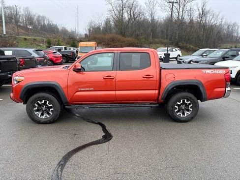 Used 2016 Toyota Tacoma TRD Off-Road w/ Towing Package AWD/4WD image 2