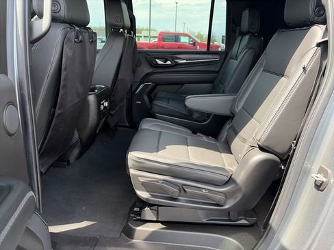 Used 2022 GMC Yukon XL Denali image 30