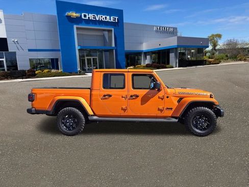 Used 2025 Jeep Gladiator Sport AWD/4WD image 28