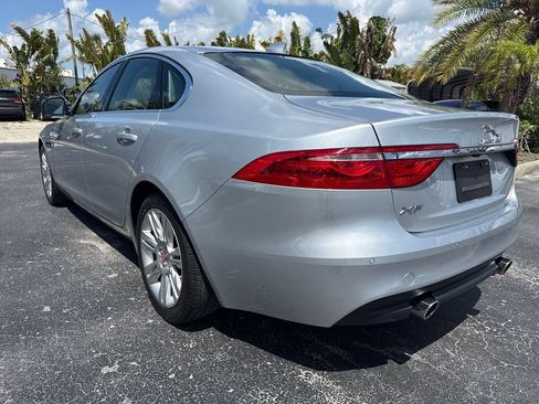 Used 2018 Jaguar XF Premium RWD image 7