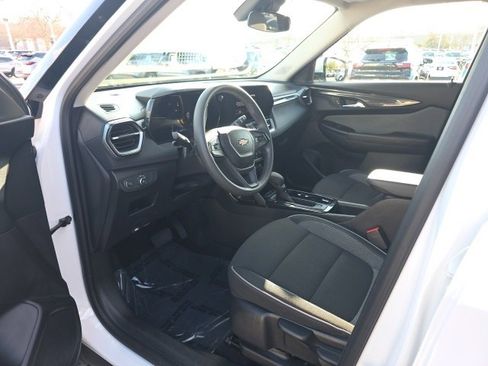 Used 2025 Chevrolet TrailBlazer LT image 13