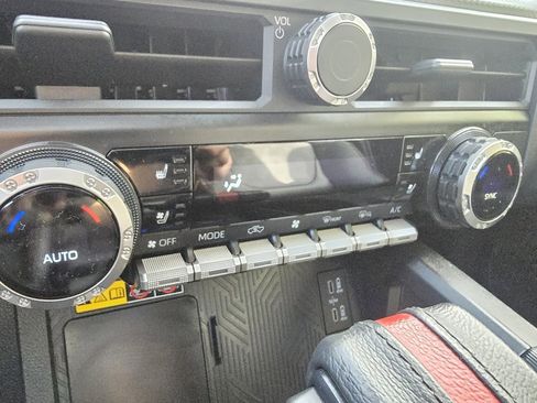 Used 2024 Toyota Tacoma TRD Pro image 31