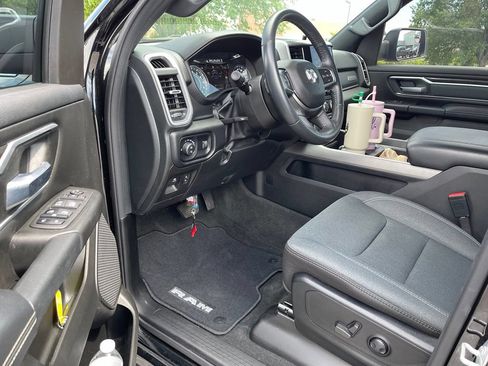 Used 2022 RAM 1500 Big Horn AWD/4WD image 5