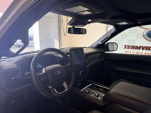 Used 2023 Ford Expedition Platinum image 15