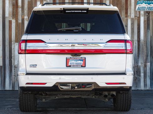 Used 2019 Lincoln Navigator Reserve image 5