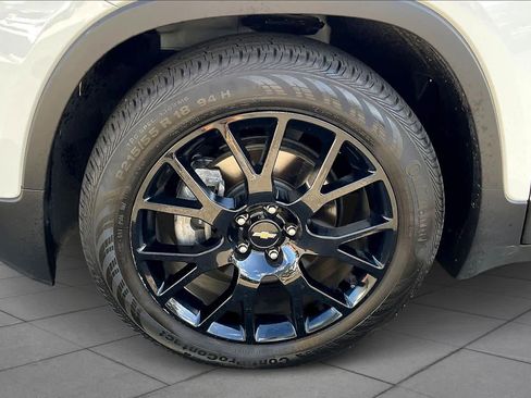 Certified 2022 Chevrolet Trax LT w/ Driver Confidence Package image 9