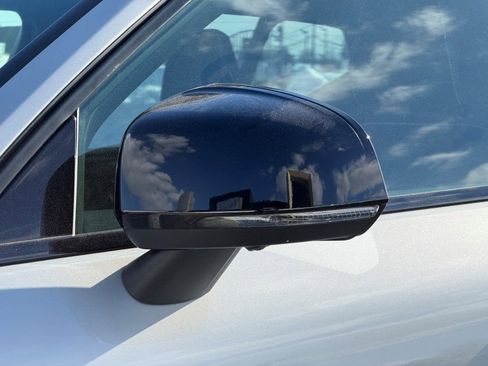 Certified 2023 Volvo XC40 Recharge Ultimate image 8