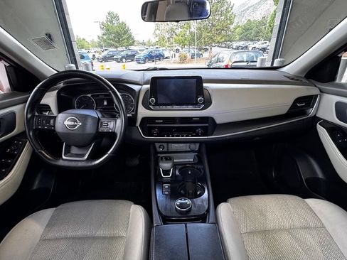 Used 2025 Nissan Rogue SV AWD/4WD image 13