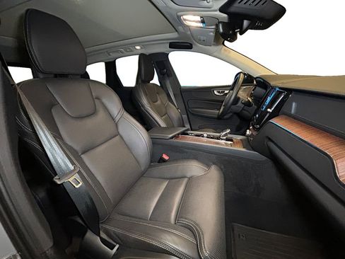 Used 2024 Volvo XC60 T8 Ultimate w/ Protection Package Premier image 15