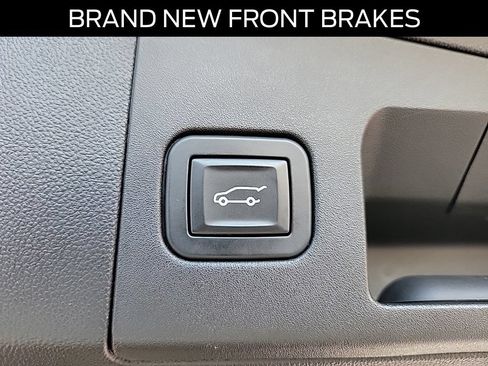 Used 2018 Cadillac XT5 Premium Luxury FWD image 8
