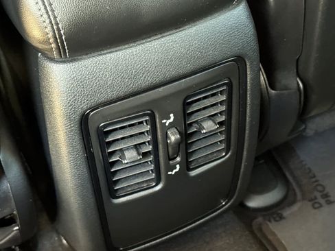 Used 2022 Dodge Durango SXT image 14