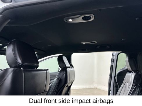 Used 2025 Chrysler Pacifica Select FWD image 28