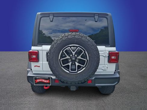 Used 2025 Jeep Wrangler Unlimited Rubicon w/ Convenience Group AWD/4WD image 5