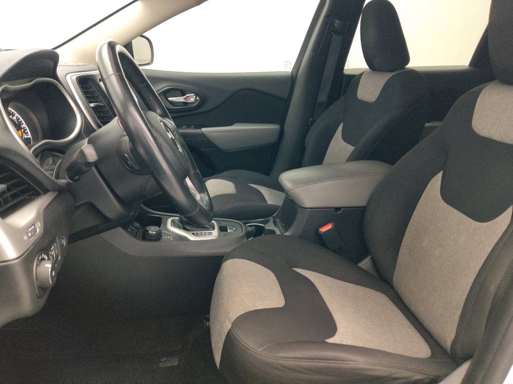 Used 2014 Jeep Cherokee Latitude w/ Comfort/Convenience Group AWD/4WD image 17