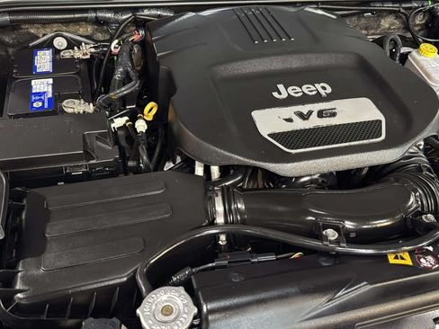 Used 2017 Jeep Wrangler Sport AWD/4WD image 22