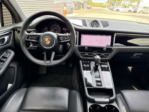 Certified 2022 Porsche Macan image 41