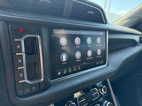 Used 2021 GMC Yukon Denali w/ Denali Premium Package image 20