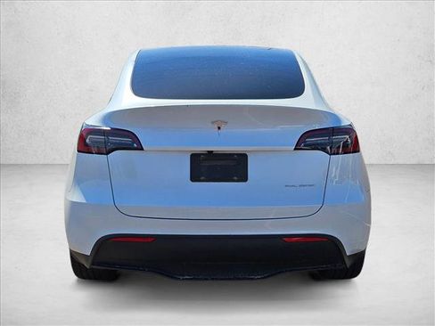 Used 2024 Tesla Model Y Long Range AWD/4WD image 5