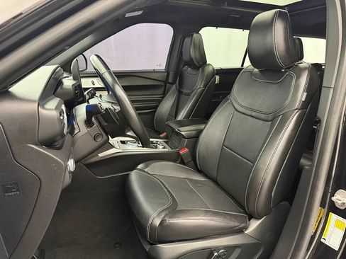 Used 2020 Ford Explorer ST w/ Premium Technology Package AWD/4WD image 9