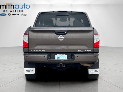 Used 2017 Nissan Titan SL AWD/4WD image 5