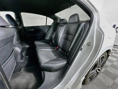 Used 2017 Honda Accord Sport image 25