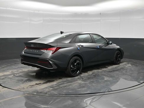 New 2026 Hyundai Elantra SEL Sport FWD image 7