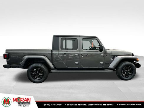 Used 2022 Jeep Gladiator Sport AWD/4WD image 6
