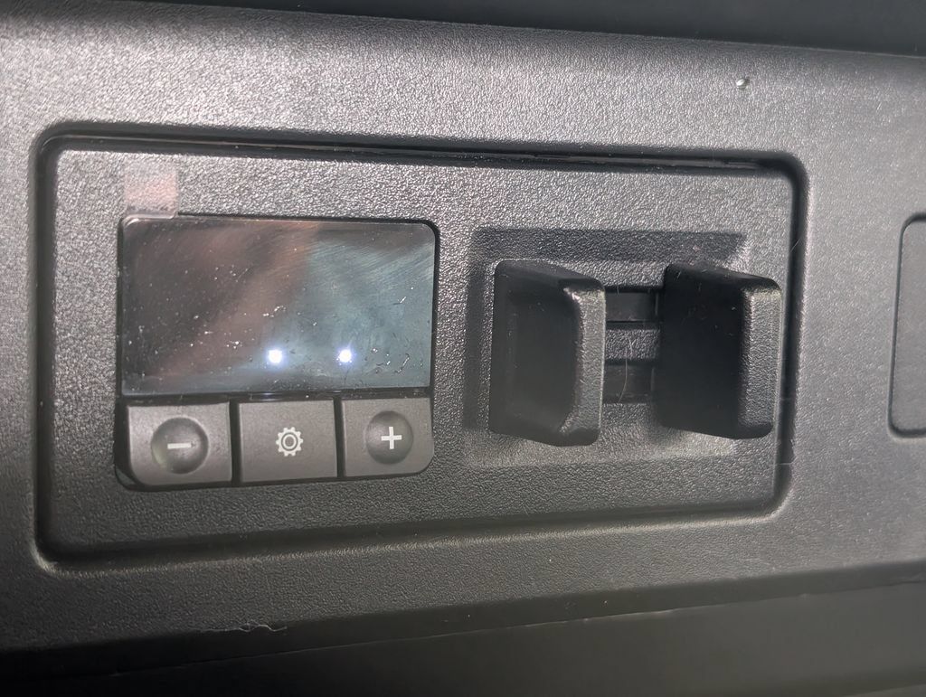Used 2022 Nissan Titan Platinum Reserve w/ Moonroof Package AWD/4WD image 32