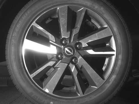 Used 2025 Nissan Versa SV FWD image 15