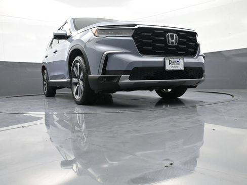 Certified 2024 Honda Pilot Elite image 31
