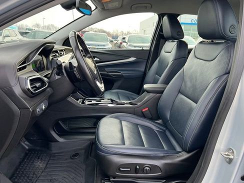 Used 2022 Chevrolet Bolt EUV LT w/ Convenience Package image 4