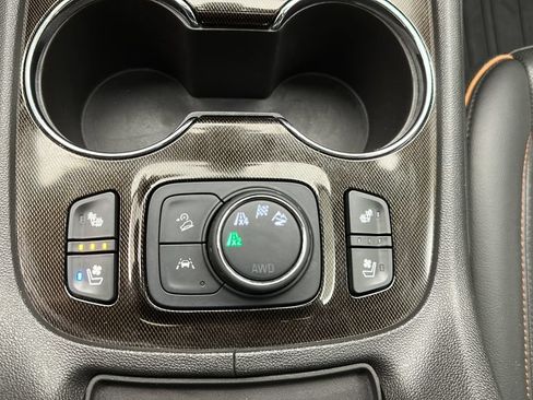 Used 2023 GMC Acadia AT4 w/ Technology Package AWD/4WD image 26