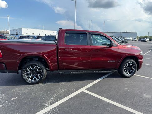 Used 2025 RAM 1500 Laramie w/ Sport Appearance Package AWD/4WD image 8
