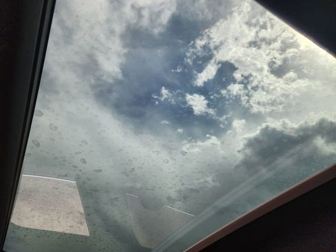 Used 2023 Porsche Cayenne Platinum Edition image 28