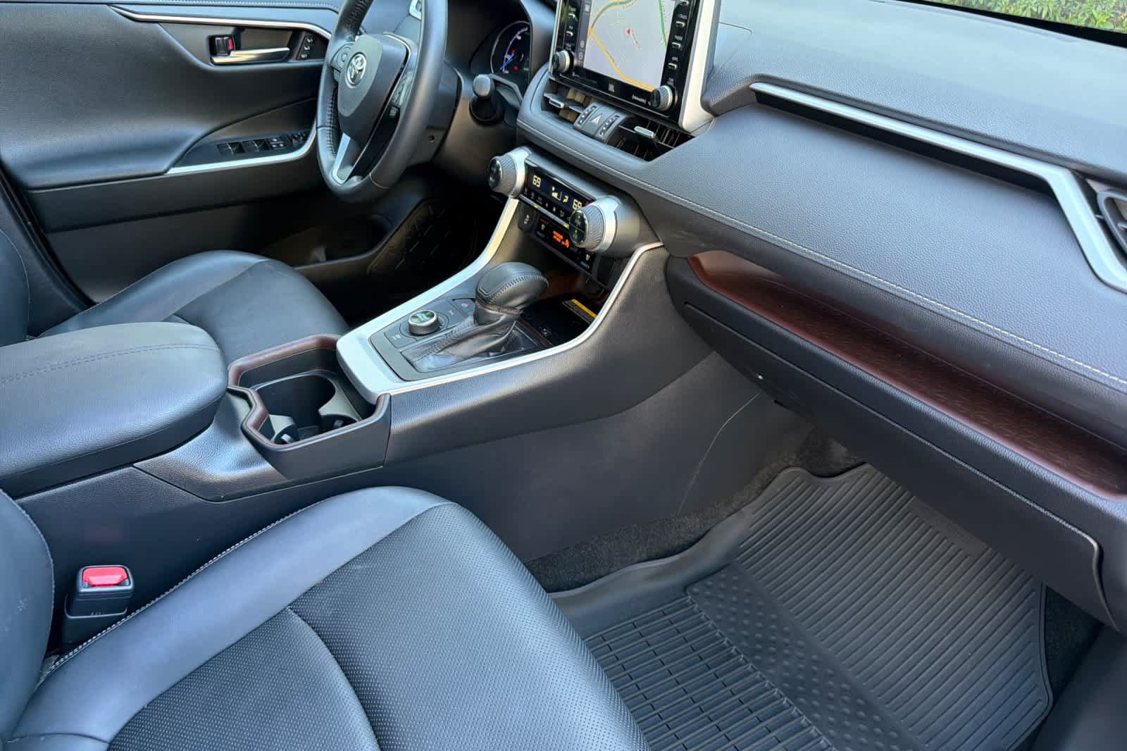Used 2021 Toyota RAV4 Limited AWD/4WD image 17