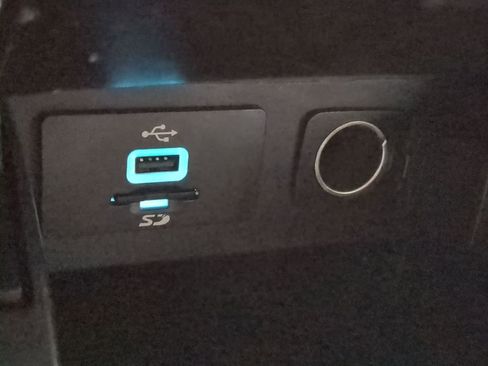 Used 2016 Ford Explorer XLT w/ Equipment Group 202A image 45