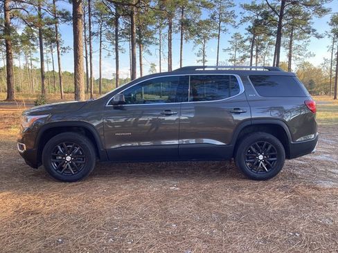 Used 2019 GMC Acadia SLT image 2