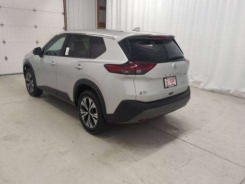 Used 2021 Nissan Rogue SV AWD/4WD image 2