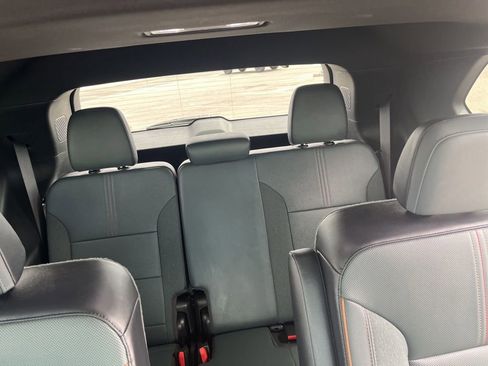 Used 2024 GMC Acadia AT4 AWD/4WD image 13