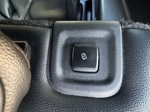 Used 2020 Ford Explorer Limited w/ Class III Trailer Tow Package image 19