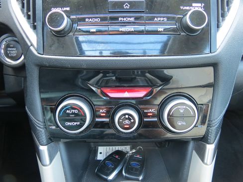 Used 2020 Subaru Forester Premium image 21