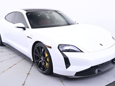 Used 2025 Porsche Taycan Turbo image 9